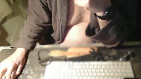 Snapshot of amslave4f chatting on 02/10/26, 09:30 amslave4f online show from 02/10/26, 09:30