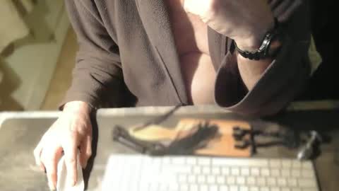 Snapshot of amslave4f chatting on 02/14/26, 07:27 amslave4f online show from 02/14/26, 07:27