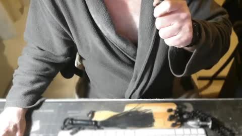 amslave4f online show from 07/26/26, 10:05