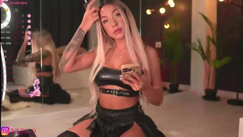    -------------   online show from 09/22/25, 10:45