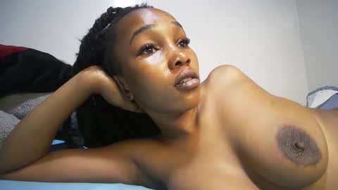 Snapshot of amunetlover chatting on 09/15/25, 12:38 shantel online show from 09/15/25, 12:38