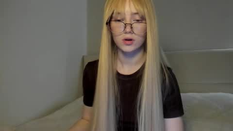 amy1_1 online show from 10/13/25, 07:47