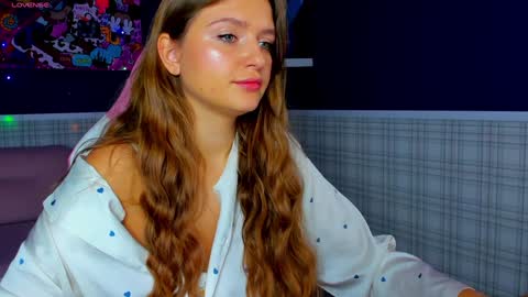 AmyGMT 2 Mon-Sun  0300am-0900am  online show from 12/18/24, 01:05