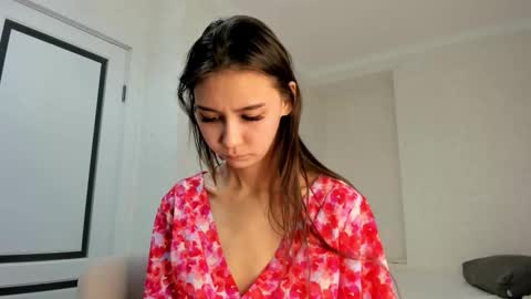 Snapshot of amy_alle chatting on 09/09/25, 11:43 Amy online show from 09/09/25, 11:43