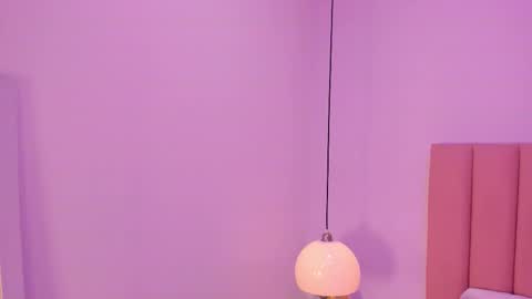 Snapshot of amy_ferreira chatting on 10/13/25, 03:06 Aleja   online show from 10/13/25, 03:06