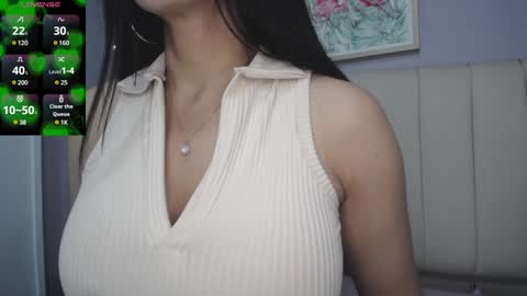 Snapshot of amy_le chatting on 12/07/24, 01:07 Amy online show from 12/07/24, 01:07