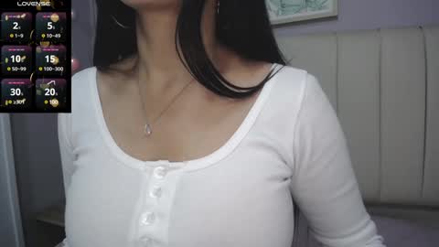 Snapshot of amy_le chatting on 12/23/24, 01:56 Amy online show from 12/23/24, 01:56