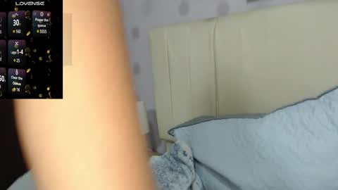 Snapshot of amy_le chatting on 03/11/25, 01:23 Amy online show from 03/11/25, 01:23