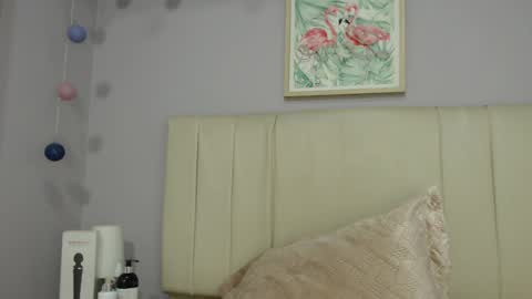 Snapshot of amy_le chatting on 09/20/25, 01:45 Amy online show from 09/20/25, 01:45