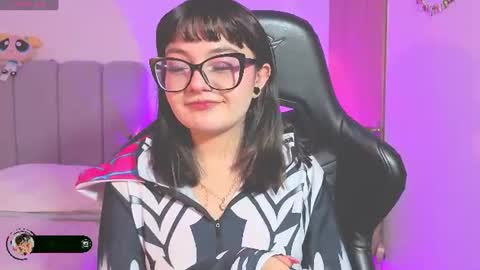 Snapshot of amy_lit chatting on 07/04/26, 12:50 Hello I am Allison Welcome to my room and let is have a good time together whith me online show from 07/04/26, 12:50