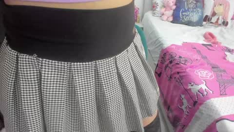 Snapshot of amy_queents chatting on 02/08/25, 10:08 Amy Caroland online show from 02/08/25, 10:08