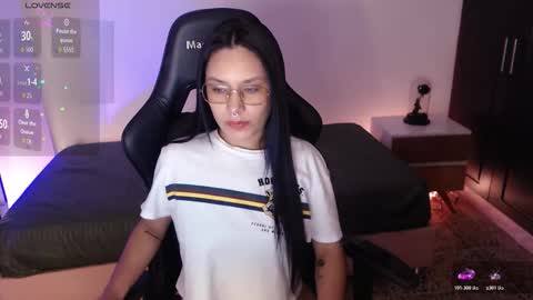 Mia Cristancho online show from 12/04/25, 07:22