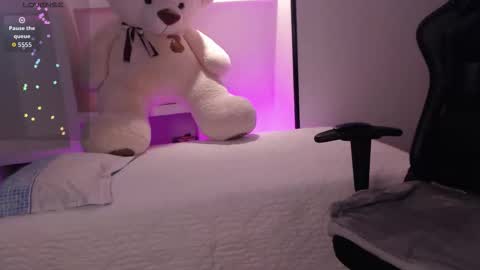 Mia Cristancho online show from 02/19/26, 09:22