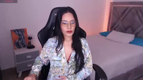 Snapshot of amy_stiward chatting on 07/08/26, 05:28 Mia Cristancho online show from 07/08/26, 05:28