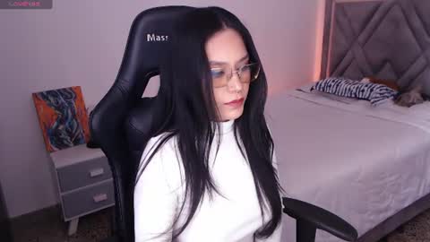 Snapshot of amy_stiward chatting on 07/13/26, 03:26 Mia Cristancho online show from 07/13/26, 03:26