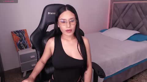 Snapshot of amy_stiward chatting on 07/25/26, 07:22 Mia Cristancho online show from 07/25/26, 07:22