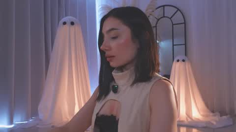 Amy Armstrong online show from 10/26/25, 07:42