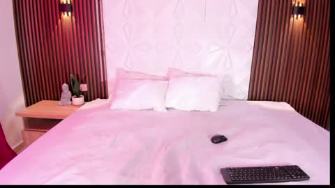 Snapshot of amycolman_ chatting on 05/23/26, 11:58 amy online show from 05/23/26, 11:58