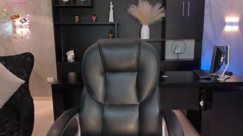 Snapshot of amydavis_ chatting on 01/12/25, 08:25 Amy online show from 01/12/25, 08:25