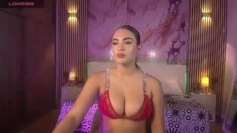 Snapshot of amyjohnsonn chatting on 04/30/26, 04:08 amyjohnsonn online show from 04/30/26, 04:08