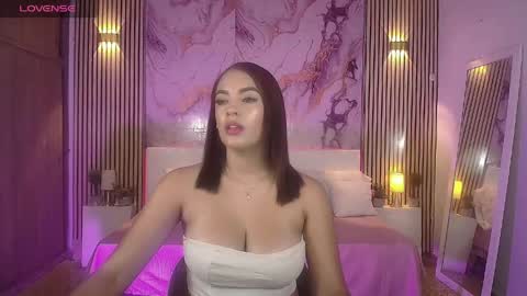 Snapshot of amyjohnsonn chatting on 05/03/26, 04:18 amyjohnsonn online show from 05/03/26, 04:18