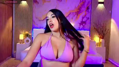 Snapshot of amyjohnsonn chatting on 07/13/26, 07:44 amyjohnsonn online show from 07/13/26, 07:44