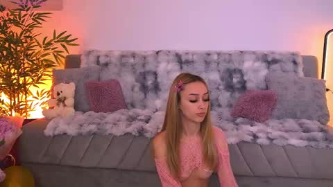 Snapshot of amykentt chatting on 05/17/26, 04:03 amykentt online show from 05/17/26, 04:03
