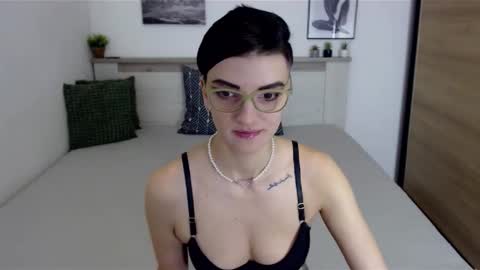Snapshot of amylexy chatting on 12/06/24, 12:05 Hi there guys  My pleasure in your hands  pvt is open online show from 12/06/24, 12:05