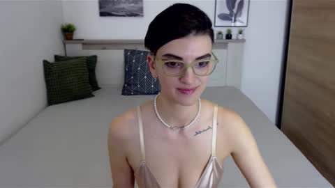 Snapshot of amylexy chatting on 12/07/24, 11:07 Hi there guys  My pleasure in your hands  pvt is open online show from 12/07/24, 11:07