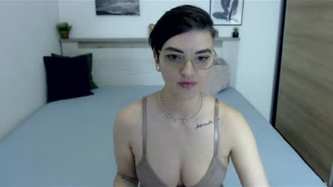 Hi there guys  My pleasure in your hands  pvt is open online show from 07/05/26, 06:04