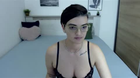 Hi there guys  My pleasure in your hands  pvt is open online show from 07/12/26, 08:11