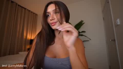 Snapshot of amylure chatting on 06/11/26, 01:42 amylure online show from 06/11/26, 01:42