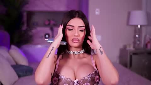 Amyra online show from 12/04/25, 09:18