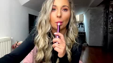 amyroberta92 online show from 02/17/25, 10:07