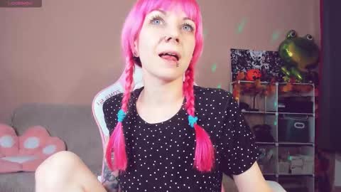 Snapshot of amyrose69 chatting on 10/18/25, 08:20 Amy Rose online show from 10/18/25, 08:20