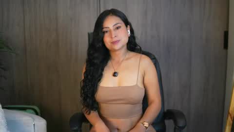 Snapshot of amyross1 chatting on 06/21/26, 12:02 Aleja online show from 06/21/26, 12:02