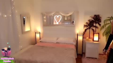 Snapshot of amyvalentine chatting on 10/17/25, 05:54  AmyValentine  online show from 10/17/25, 05:54