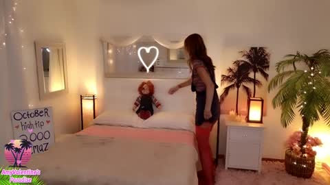 Snapshot of amyvalentine chatting on 10/22/25, 05:52  AmyValentine  online show from 10/22/25, 05:52