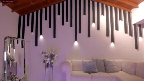 AMY WALKER online show from 02/19/25, 10:23