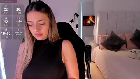Snapshot of amywoods chatting on 05/18/26, 04:46 online show from 05/18/26, 04:46