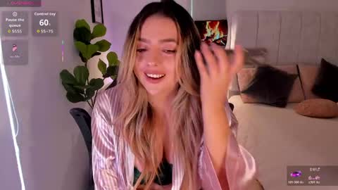 Snapshot of amywoods chatting on 05/30/26, 02:03 online show from 05/30/26, 02:03
