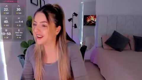 Snapshot of amywoods chatting on 06/18/26, 07:51 online show from 06/18/26, 07:51