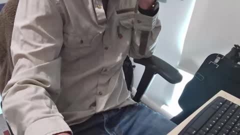 A online show from 04/21/26, 08:53