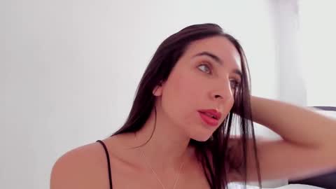 Snapshot of ana_castilo chatting on 02/10/25, 12:39 Ana  IG an castillo 1 online show from 02/10/25, 12:39