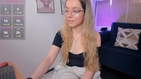 Snapshot of ana_ev chatting on 07/09/26, 05:33 Ana online show from 07/09/26, 05:33