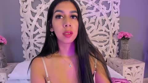 Snapshot of ana_gonzalez chatting on 05/09/26, 08:25 Ana Gonzalez online show from 05/09/26, 08:25