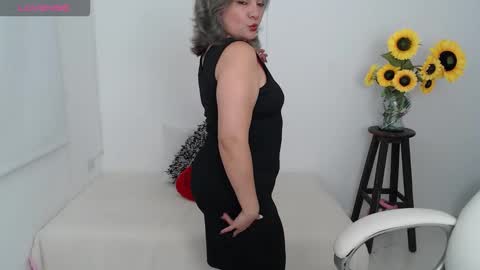  Ana  online show from 10/17/25, 11:51