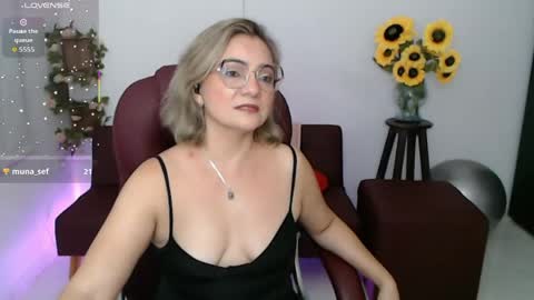 Snapshot of ana_hotmilf chatting on 04/27/26, 10:52 Ana online show from 04/27/26, 10:52