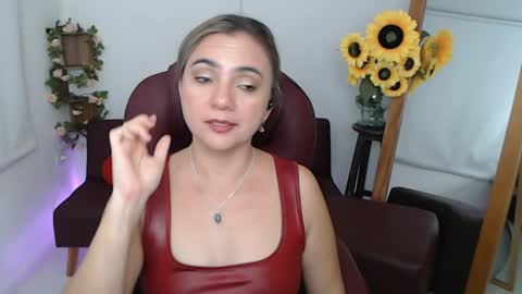 Snapshot of ana_hotmilf chatting on 06/11/26, 12:32 Ana online show from 06/11/26, 12:32
