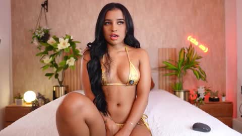 Snapshot of ana_maria11 chatting on 09/14/25, 05:39 Ana online show from 09/14/25, 05:39